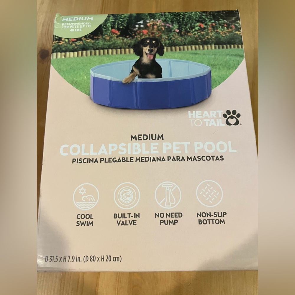 NEW Never Opened Heart to Tail Medium Collapsible Pet Pool 31.5” x 7.9”